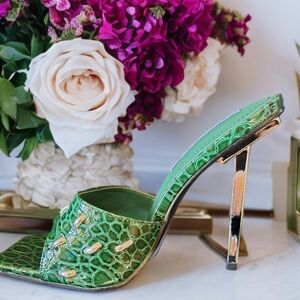 Green Crocodile-Embossed Women's Heels